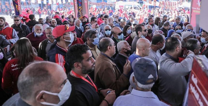 انتخابات الأهلي : اقبال كثيف .. الخطيب يخطف الأنظار ..فانلة خاصة لنجم الأحمر