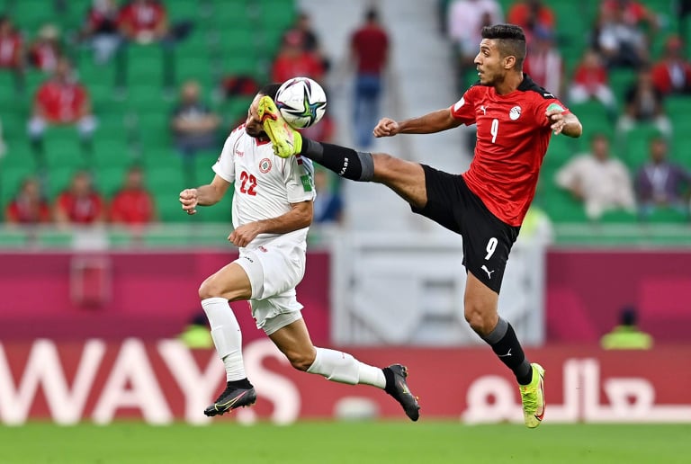 أخبار الأهلي : 5 قنوات مفتوحة تنقل مباراة مصر والأردن بربع نهائي كأس العرب و4 معلقين