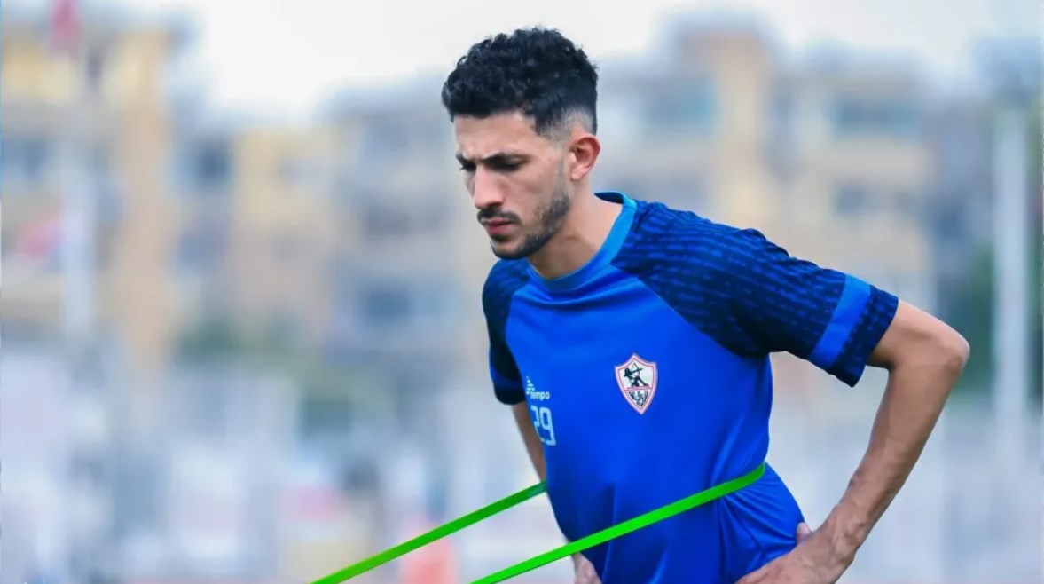 دليل البراءة.. فتوح يفاجئ مسؤولي الزمالك بروشتات مرض عمه (خاص)