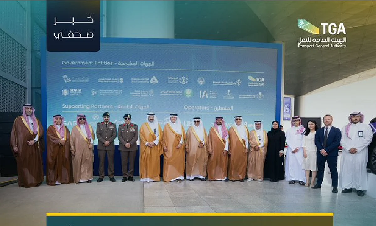 وزير النقل والخدمات اللوجستية يدشن المرحلة التطبيقية الأولية للمركبات ذاتية القيادة